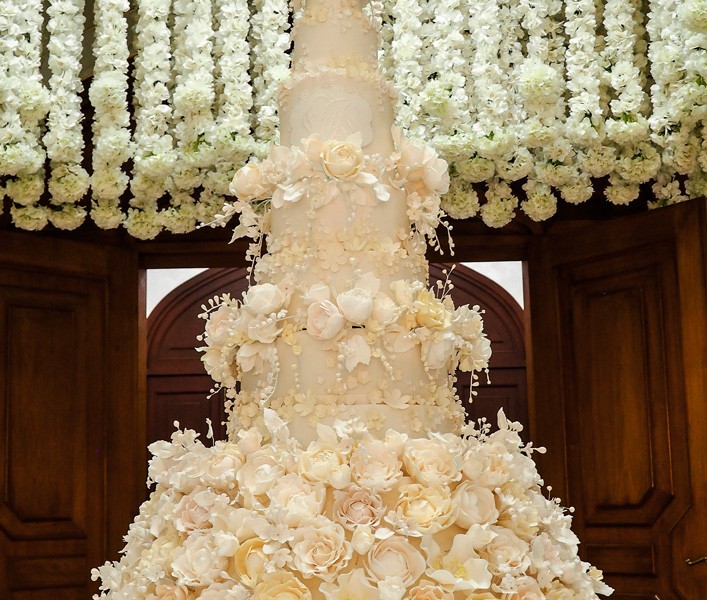 LOOK: 'Largest wedding cake' in Baguio City